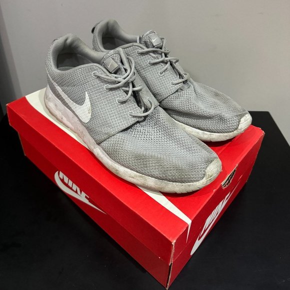 Nike Roshe One Men's Shoes  Wolf Grey/White - Size 10.5 - Picture 1 of 5